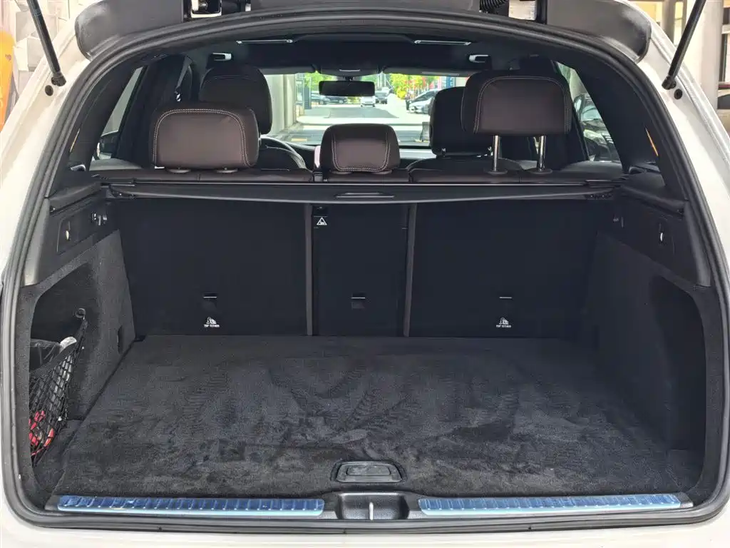 Mercedes-Benz GLC 2022 Facelift GLC 260 L 4MATIC Luxury Model фото 11