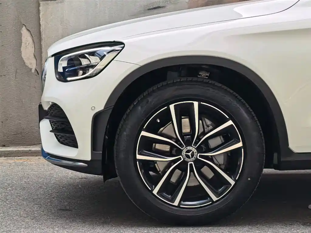 Mercedes-Benz GLC 2022 Facelift GLC 260 L 4MATIC Luxury Model фото 6