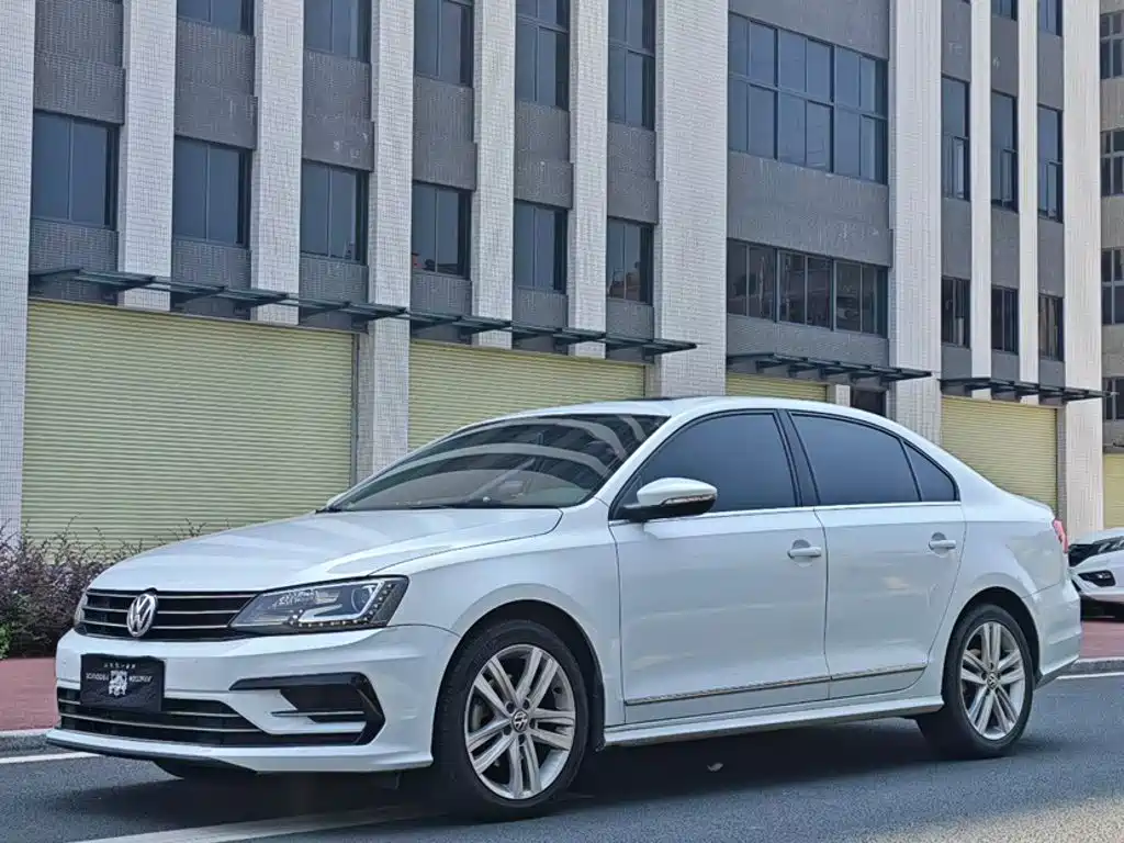 Photo 2 - Volkswagen Sagitar
