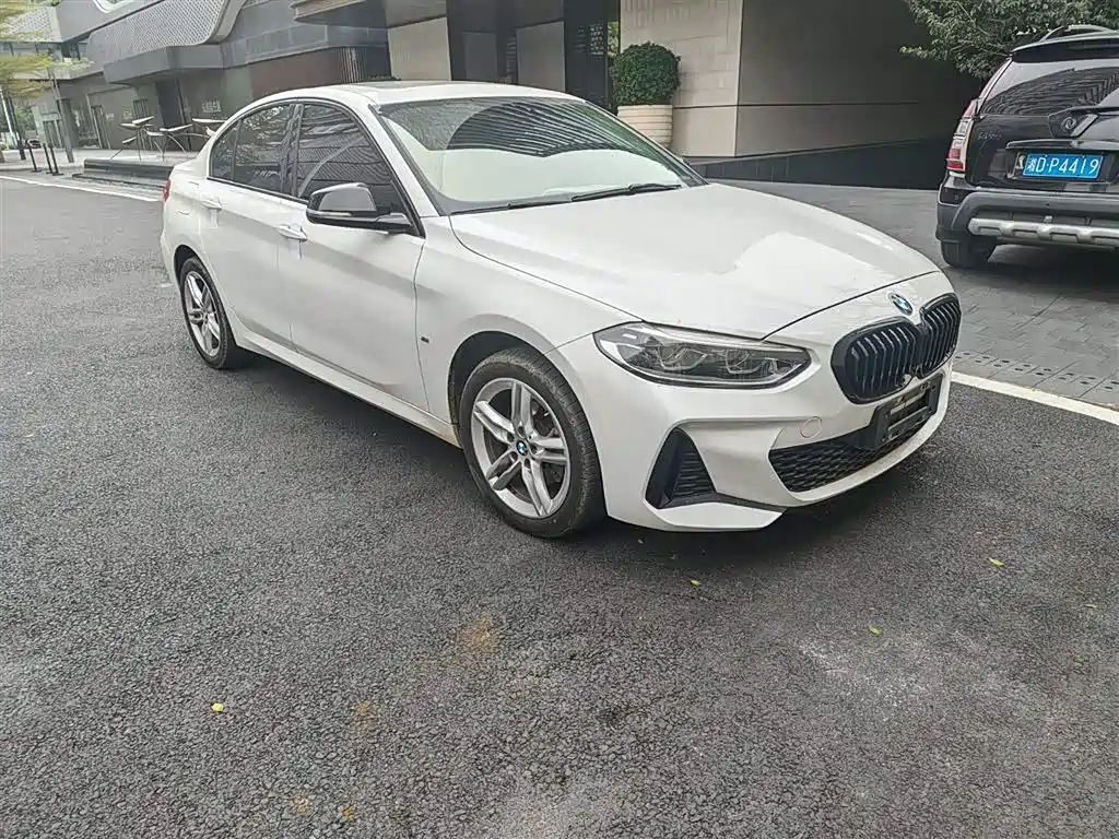 BMW 1 SERIES