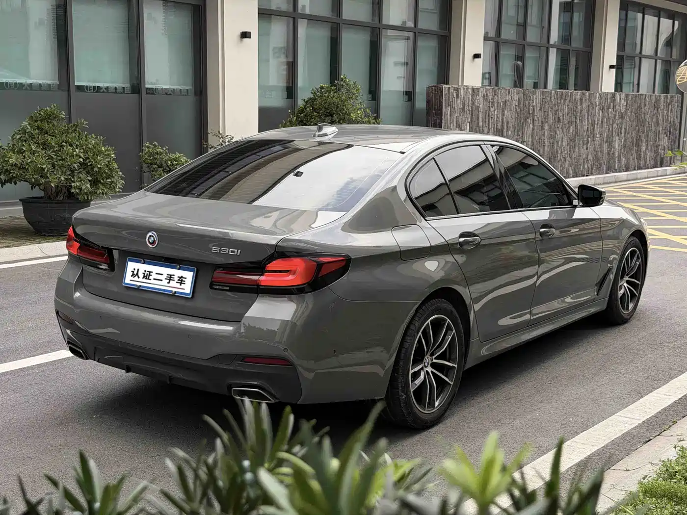 BMW 5 Series (Import) 2022 525i M Sport Package фото 9