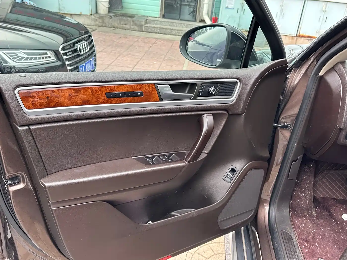 Volkswagen Touareg 2011 3.0TSI Premium фото 7