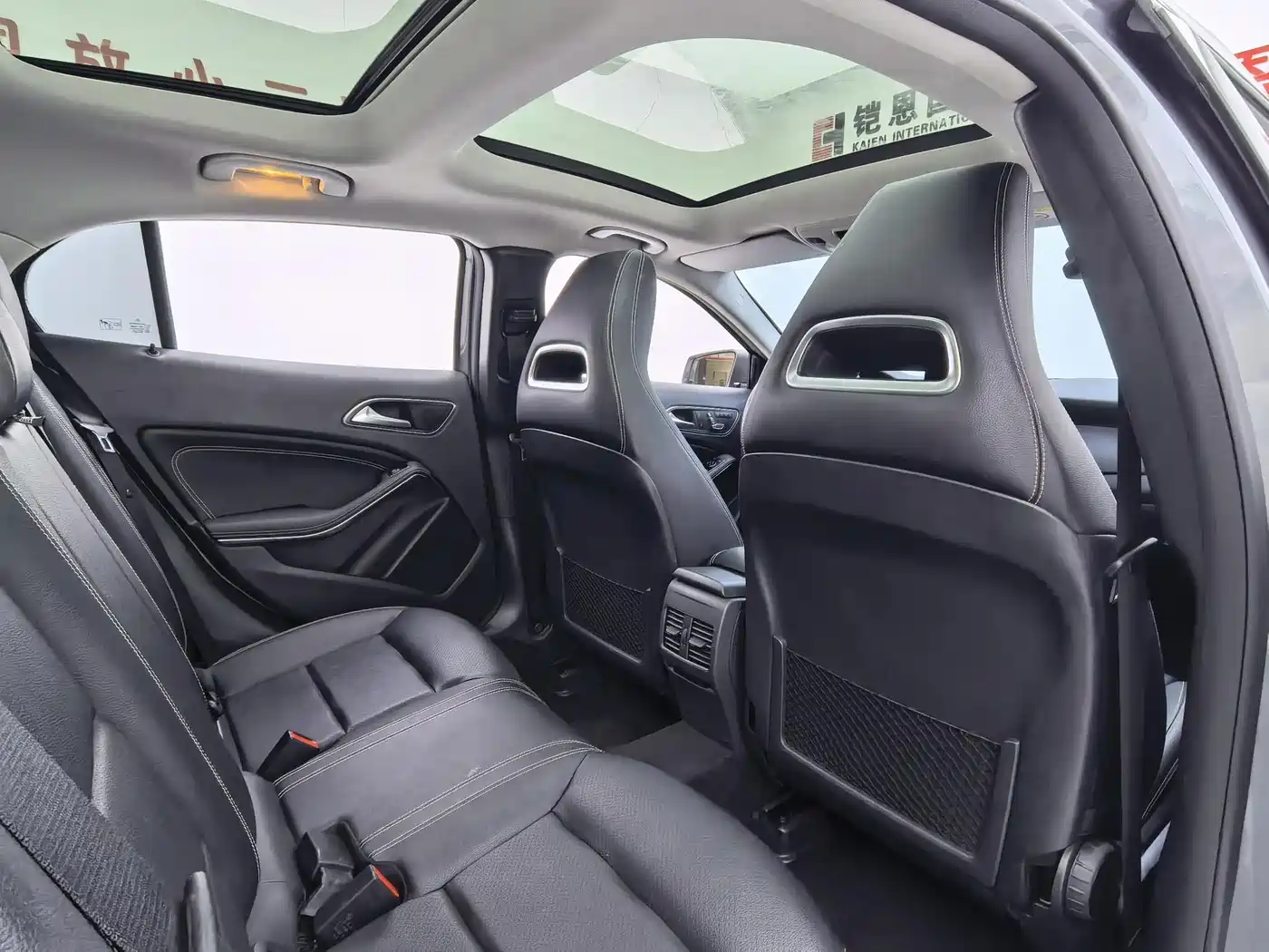 Mercedes-Benz GLA 2018 GLA 200 Dynamic фото 12