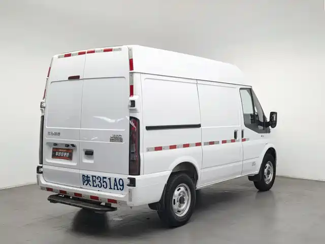 Jiangling JMC Fushun 2023 Model 2.0T Manual Short Wheelbase Medium Roof Commercial Van 2/3 Seats — фото 2