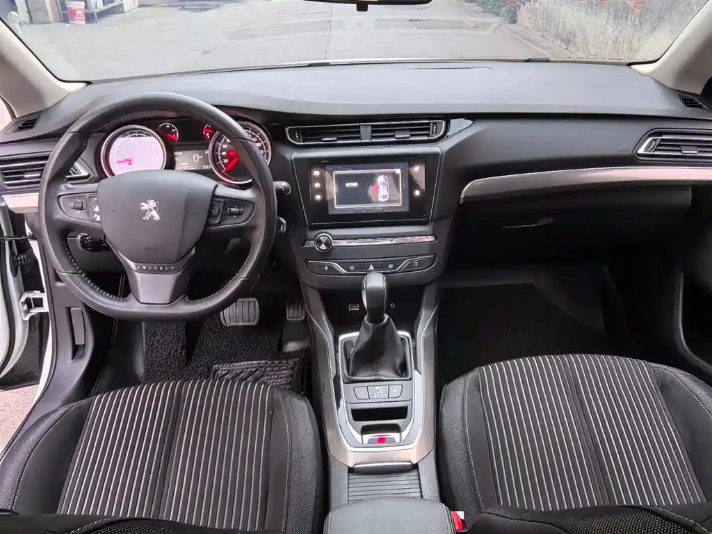 Peugeot 408 2014 1.8L Automatic Luxury Edition фото 11