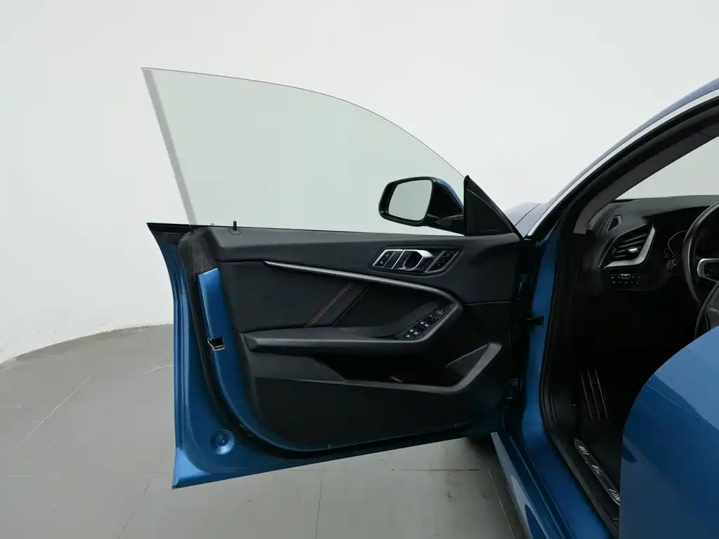 Фото 8 - BMW 2 Series (Import)