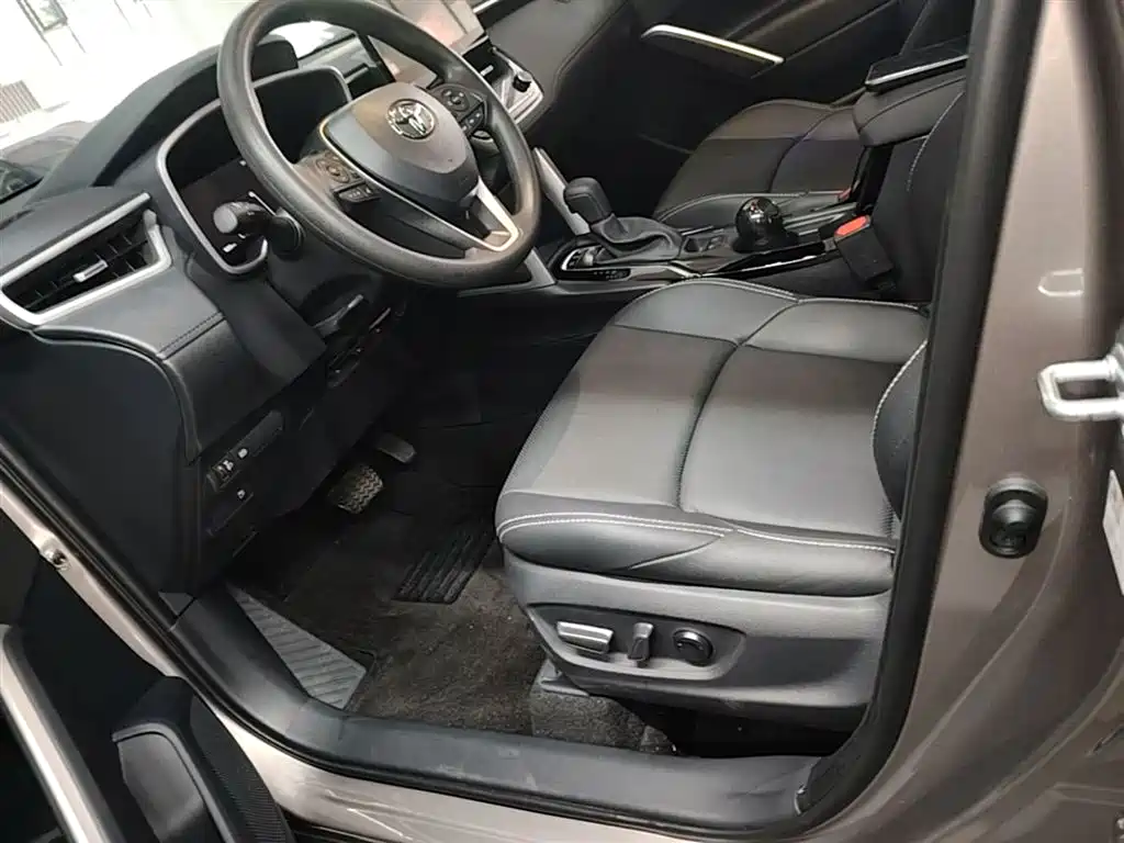 Toyota Frontlander 2024 2.0L Smart Hybrid Dual Engine Luxury Edition фото 15
