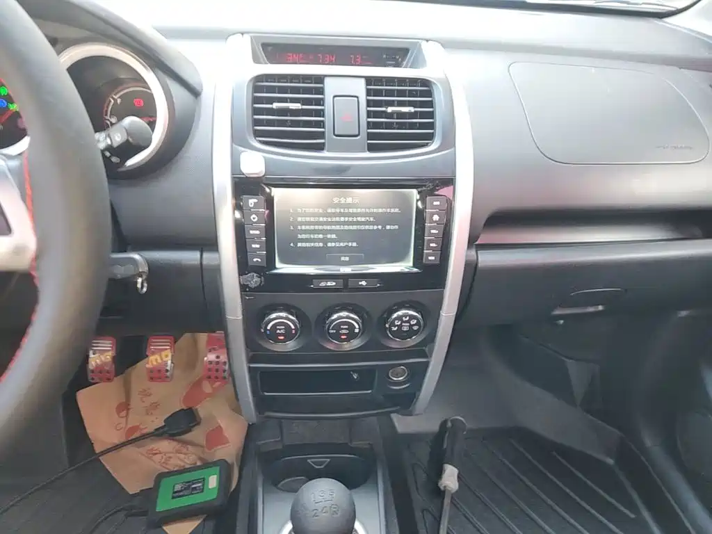 Changan CX20 2015 2014 1.4L Manual Sunroof Navigation China IV