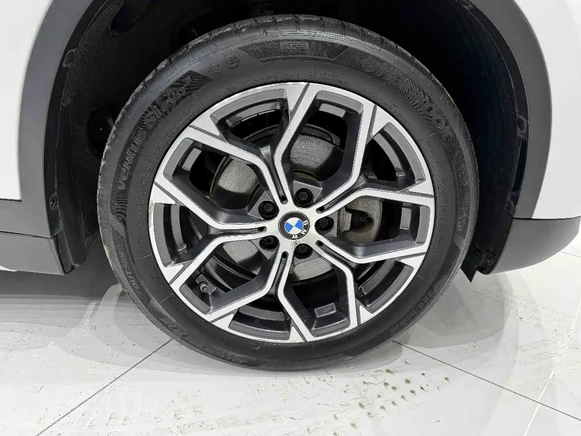 BMW X1 2022 sDrive20Li Premium фото 16