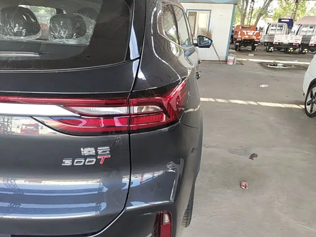 Exeed Lingyun 2026 2025 300T 2WD Starlight Edition