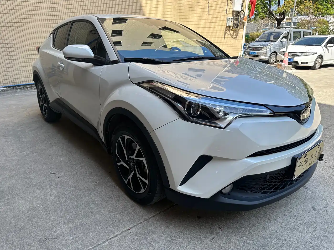Toyota C-HR 2020 Model 2.0L Leading фото 3