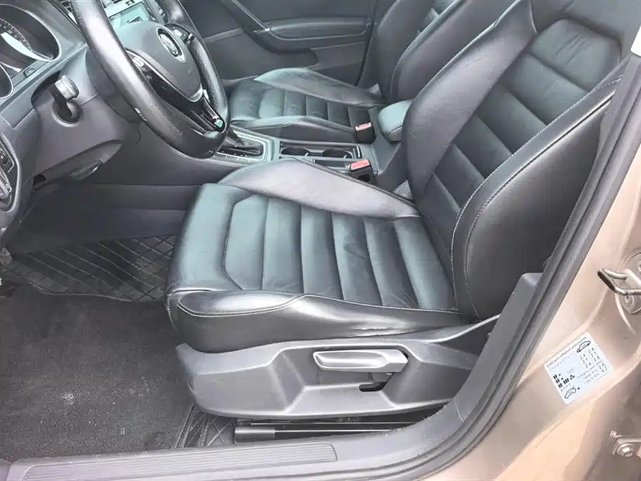 Volkswagen Golf 2015 1.4TSI Automatic Luxury фото 9