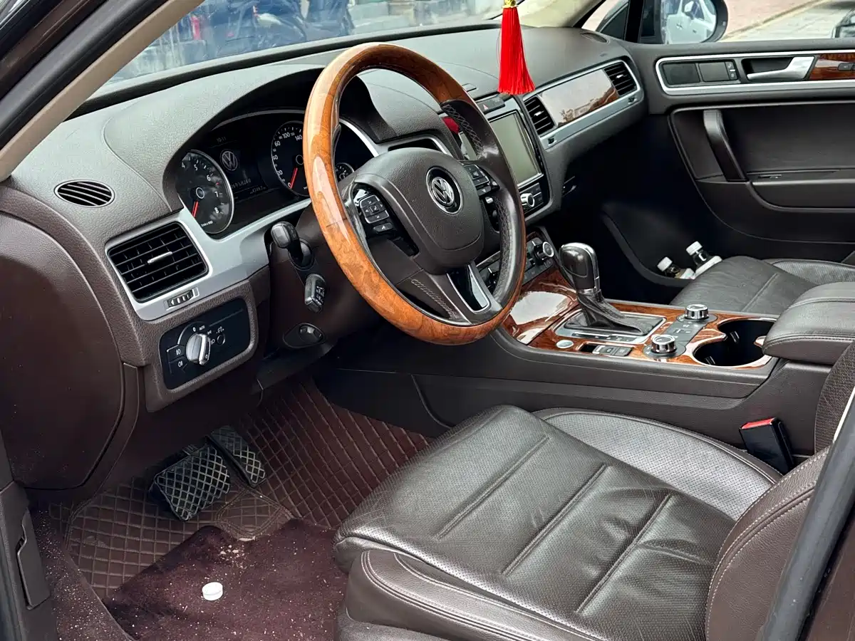 Volkswagen Touareg 2011 3.0TSI Premium фото 6