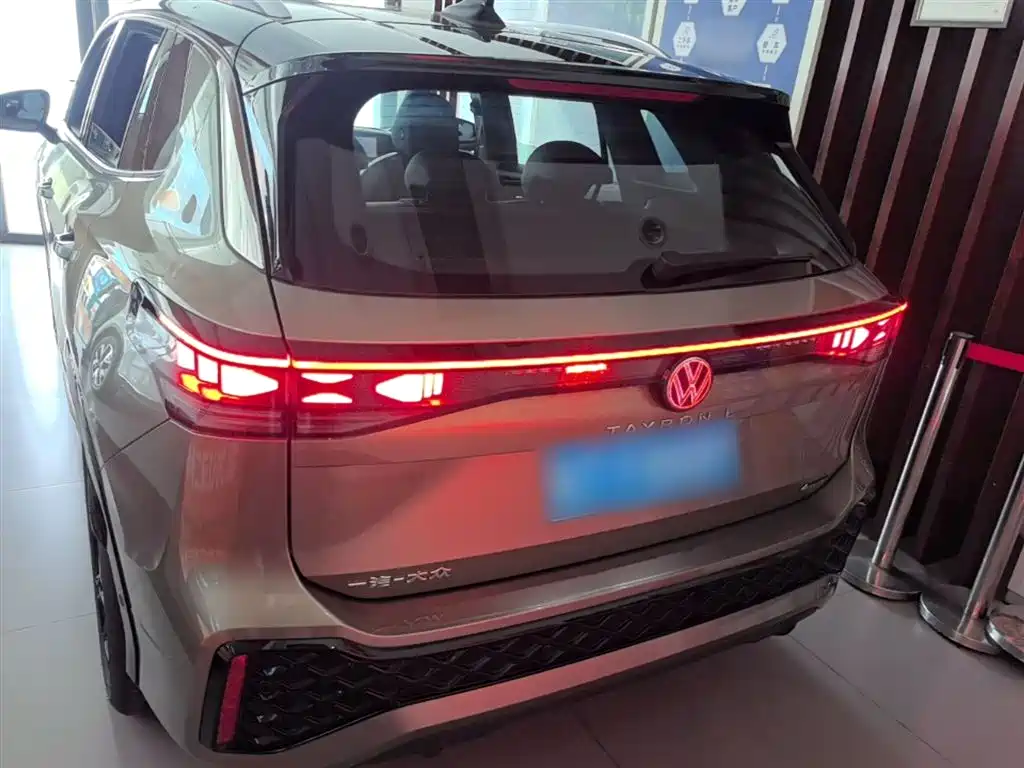Volkswagen Tayron 2025 Tayron L 380TSI 4WD Luxury фото 6
