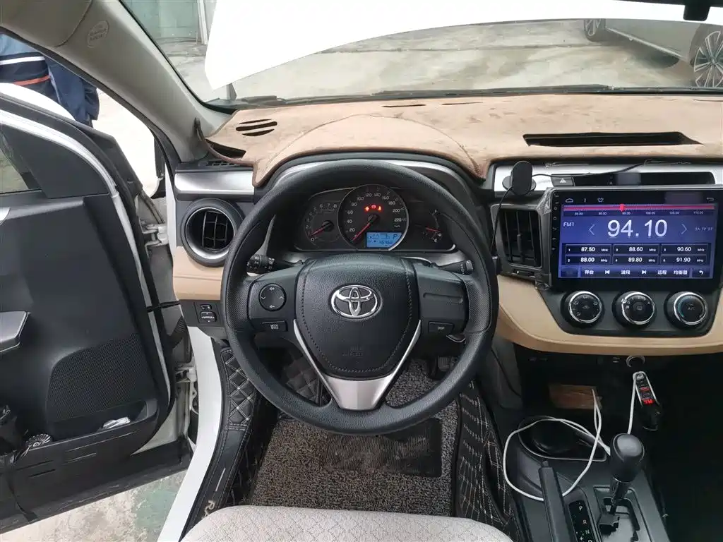 Toyota RAV4 Rongfang 2019 2.0L CVT 2WD Urban Edition China VI фото 3