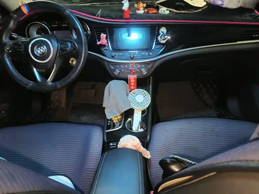 Photo 12 - Buick Verano