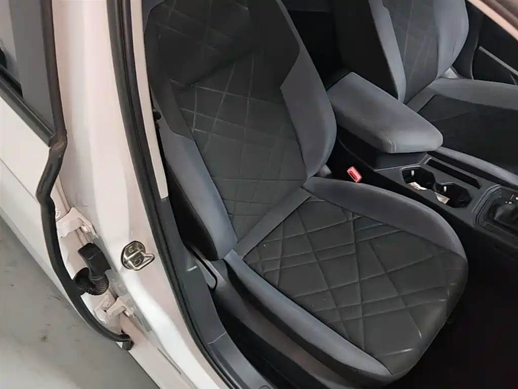 Volkswagen Lavida 2023 Facelift 1.5L Auto Comfort Edition фото 25