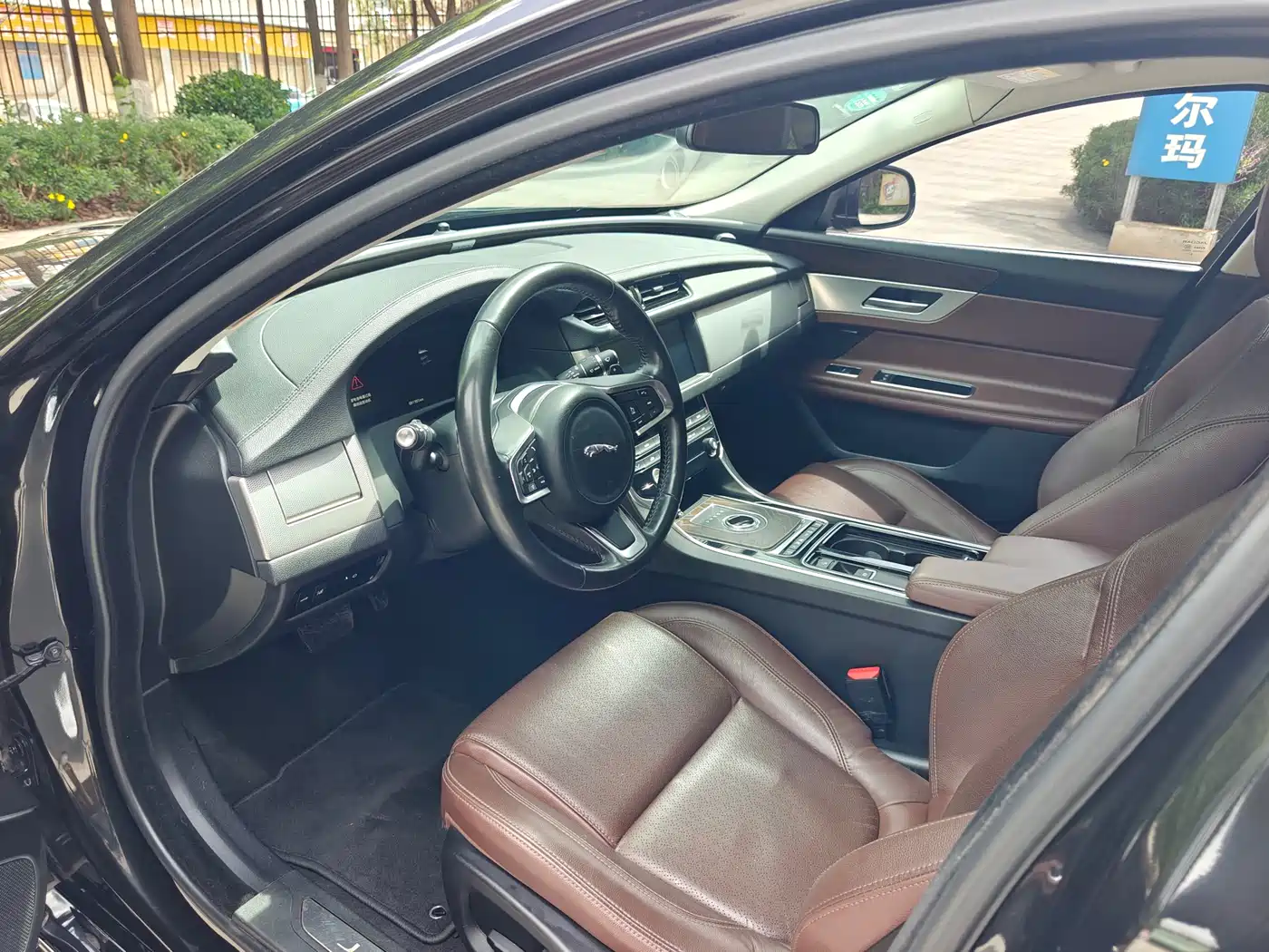 Jaguar XFL 2019 XFL 2.0T 250PS FWD Luxury Edition фото 5