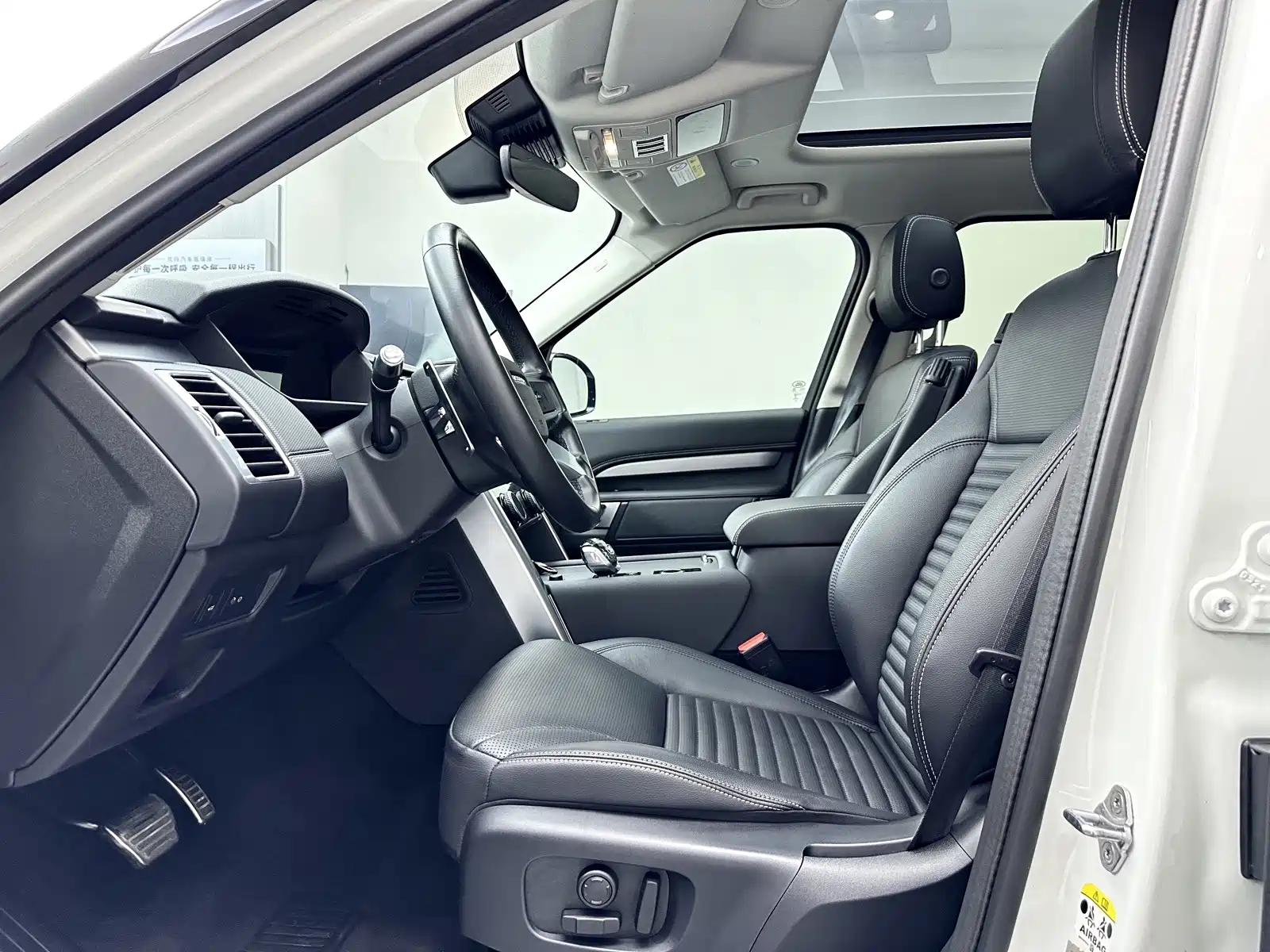 Фото 9 - Land Rover Discovery
