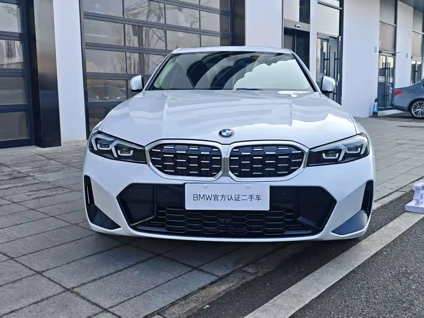 BMW 3 SERIES