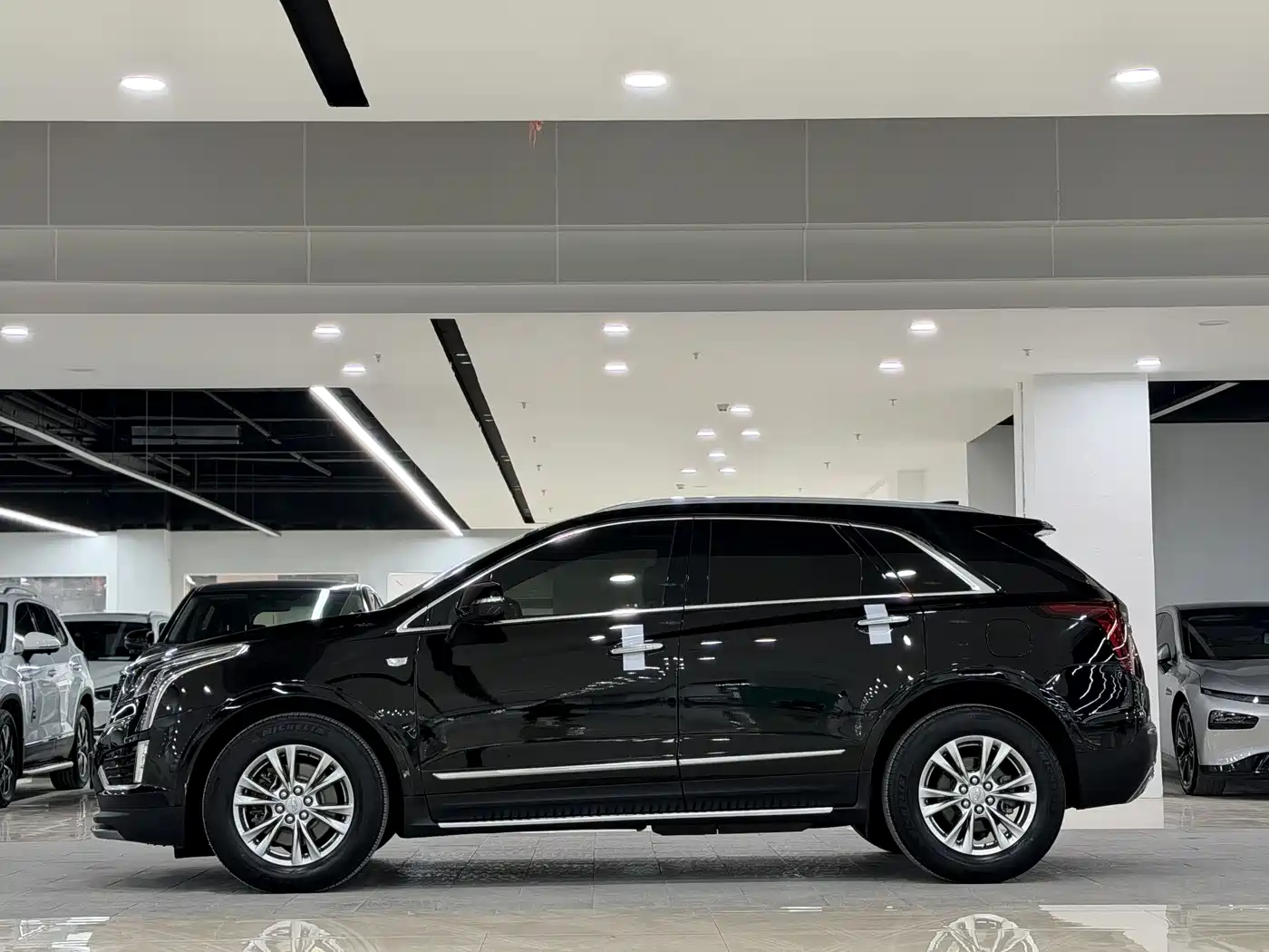 Cadillac XT5 2022 2.0T 2WD Luxury фото 3