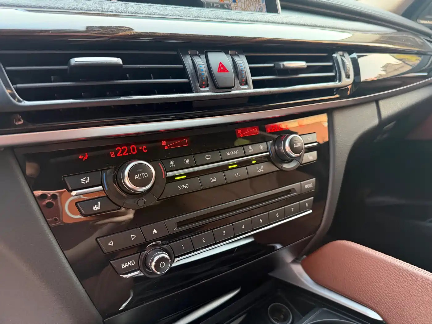 BMW X6 2015 xDrive35i Luxury Model фото 13