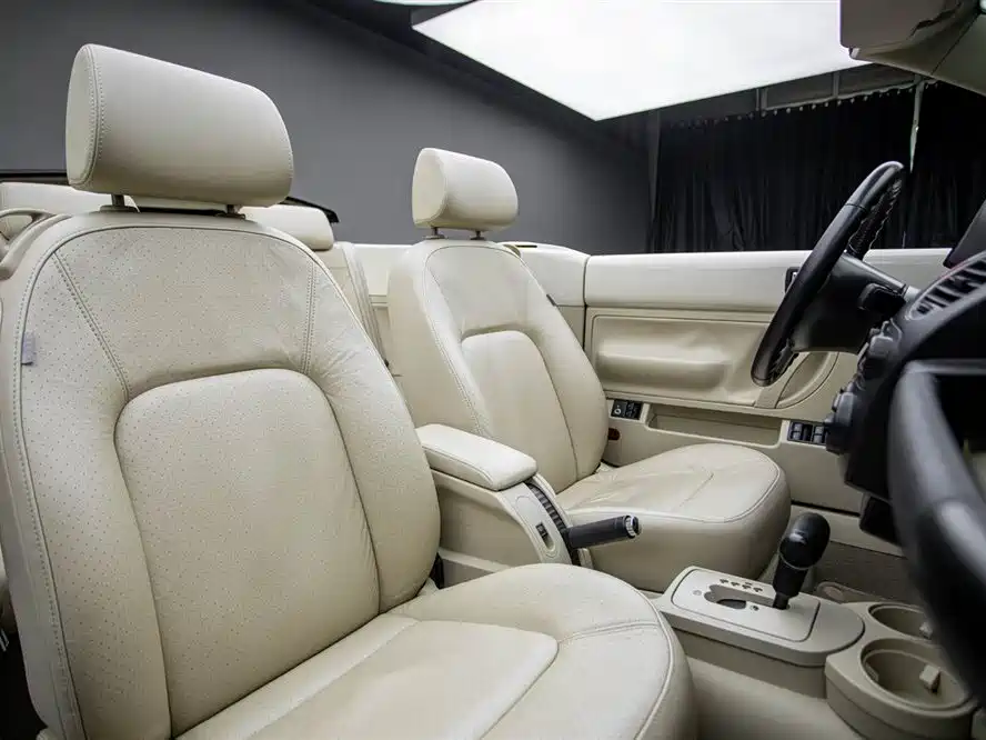 Volkswagen Beetle 2009 2.0 AT Top Convertible фото 13