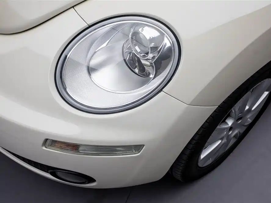 Volkswagen Beetle 2009 2.0 AT Top Convertible фото 7
