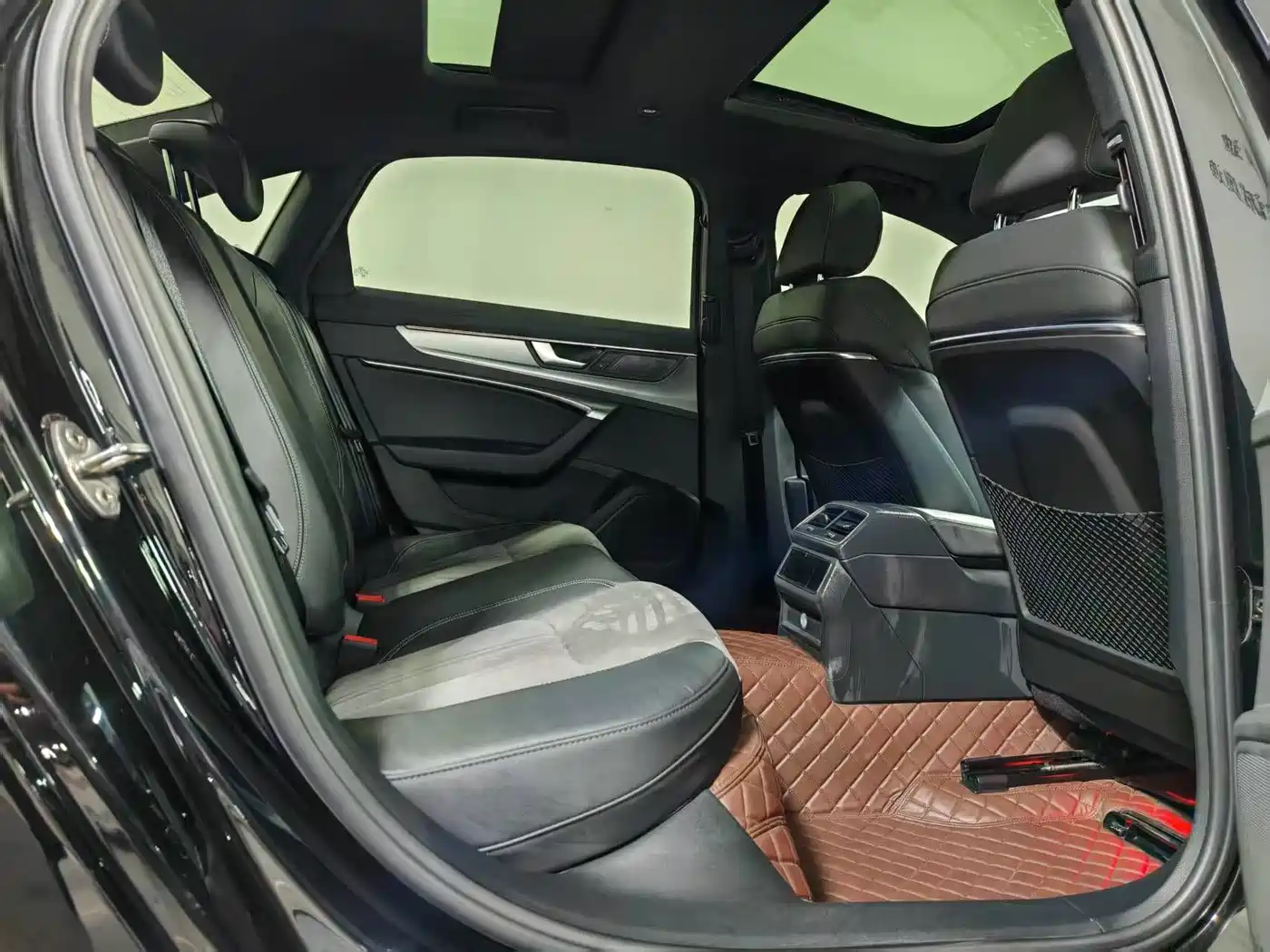 Audi A6L New Energy 2022 55 TFSI e quattro фото 6