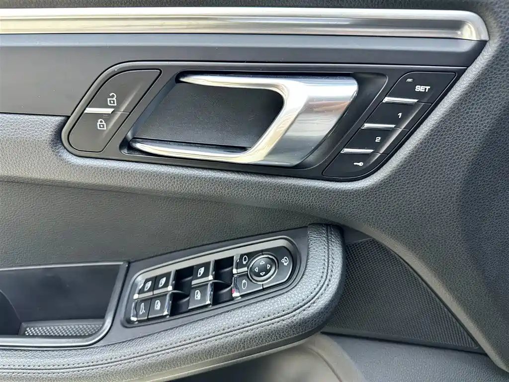 Porsche Macan 2018 Macan 2.0T фото 19