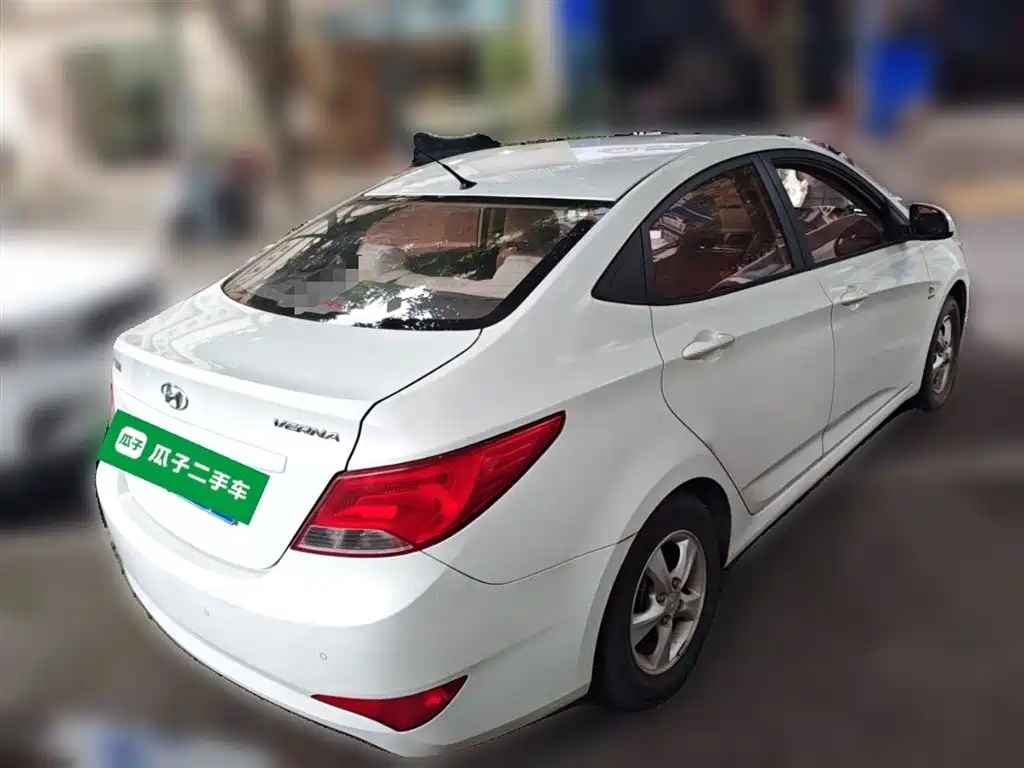 Hyundai Verna 2014 1.4L Automatic Smart GLS фото 29