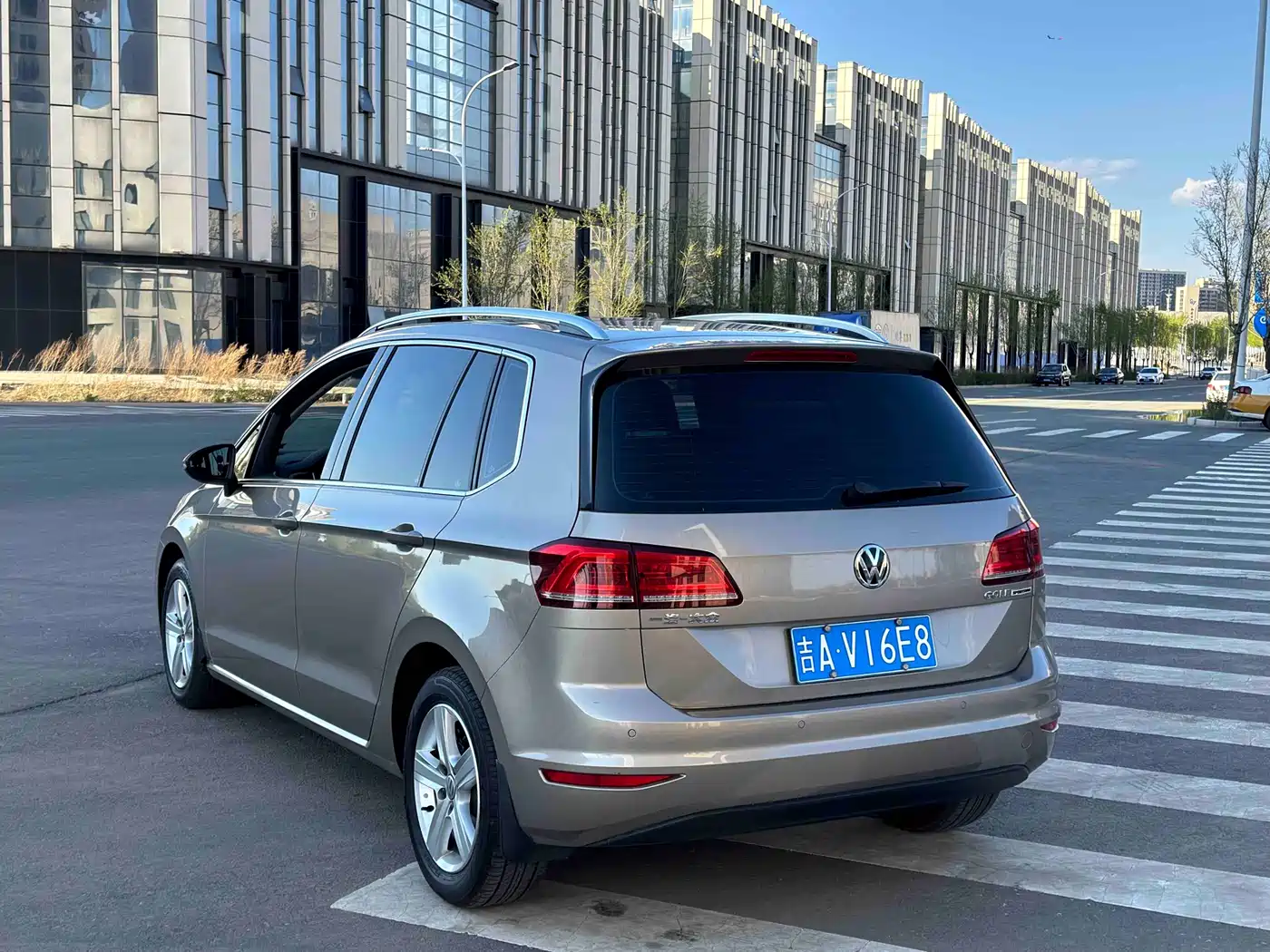 Volkswagen Golf Sportsvan 2016 1.6L Automatic Comfort фото 7