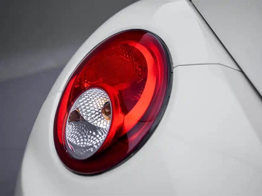 Volkswagen Beetle 2009 2.0 AT Top Convertible фото 9