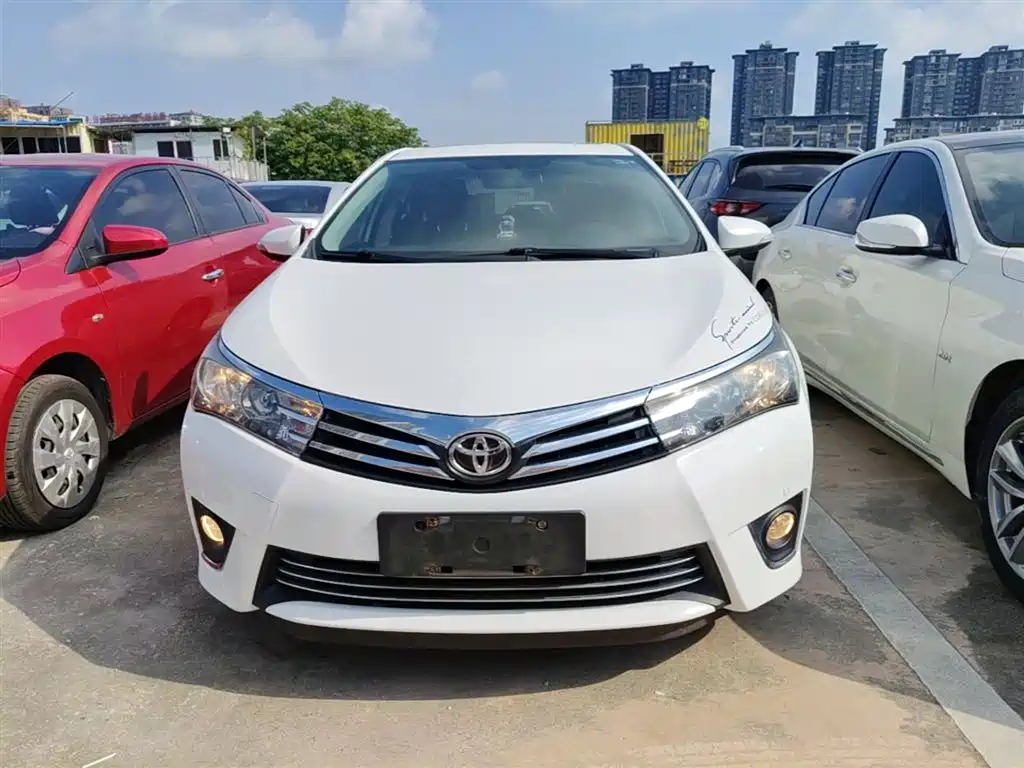 Toyota Corolla 2014 1.6L CVT GL-i Leather Edition фото 3