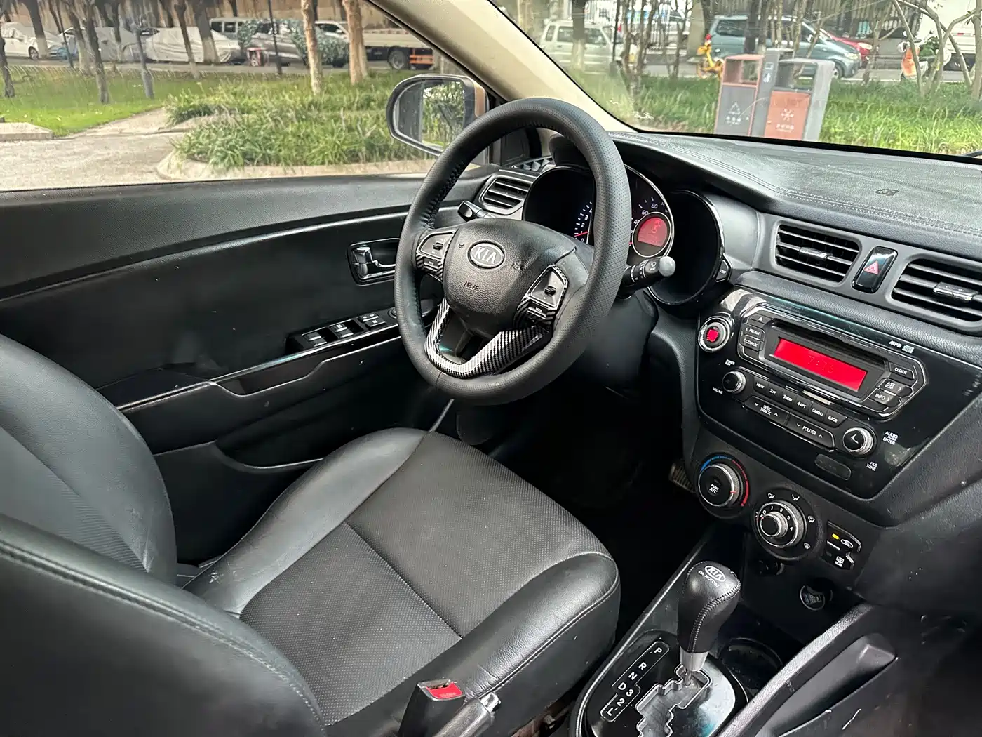 Kia K2 2012 2012 Sedan 1.6L AT Premium ECO Commemorative Edition