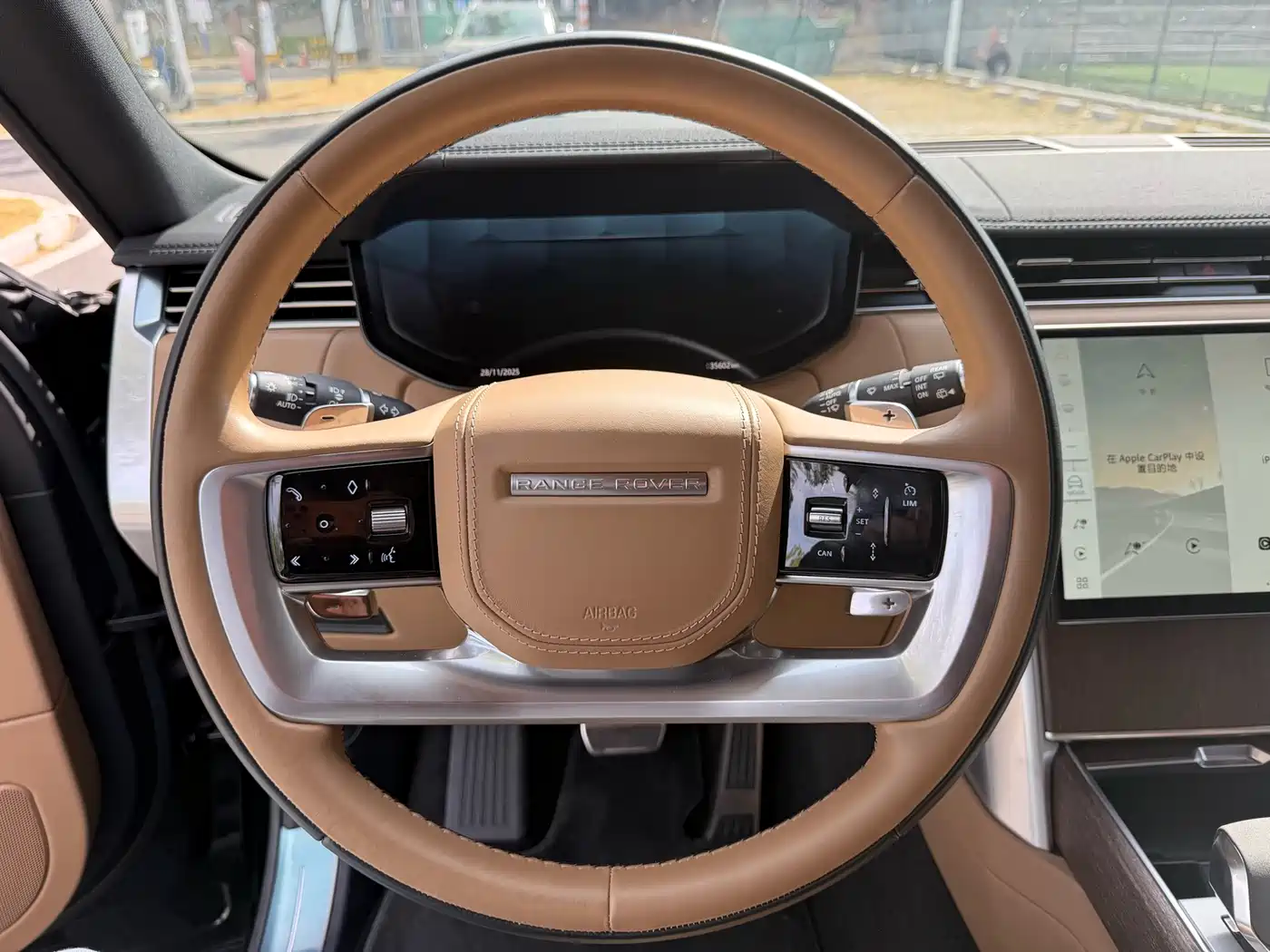 Land Rover Range Rover 2024 3.0 L6 400PS Genesis Extended фото 9