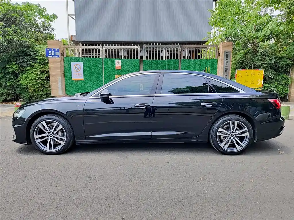 Audi A6L 2024 40 TFSI Luxury Dynamic фото 3