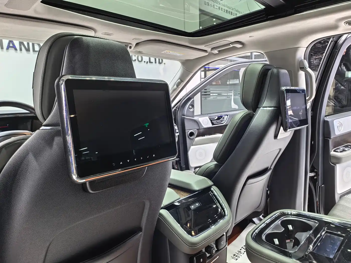 Lincoln Navigator 2024 2022 3.5T Presidential Edition