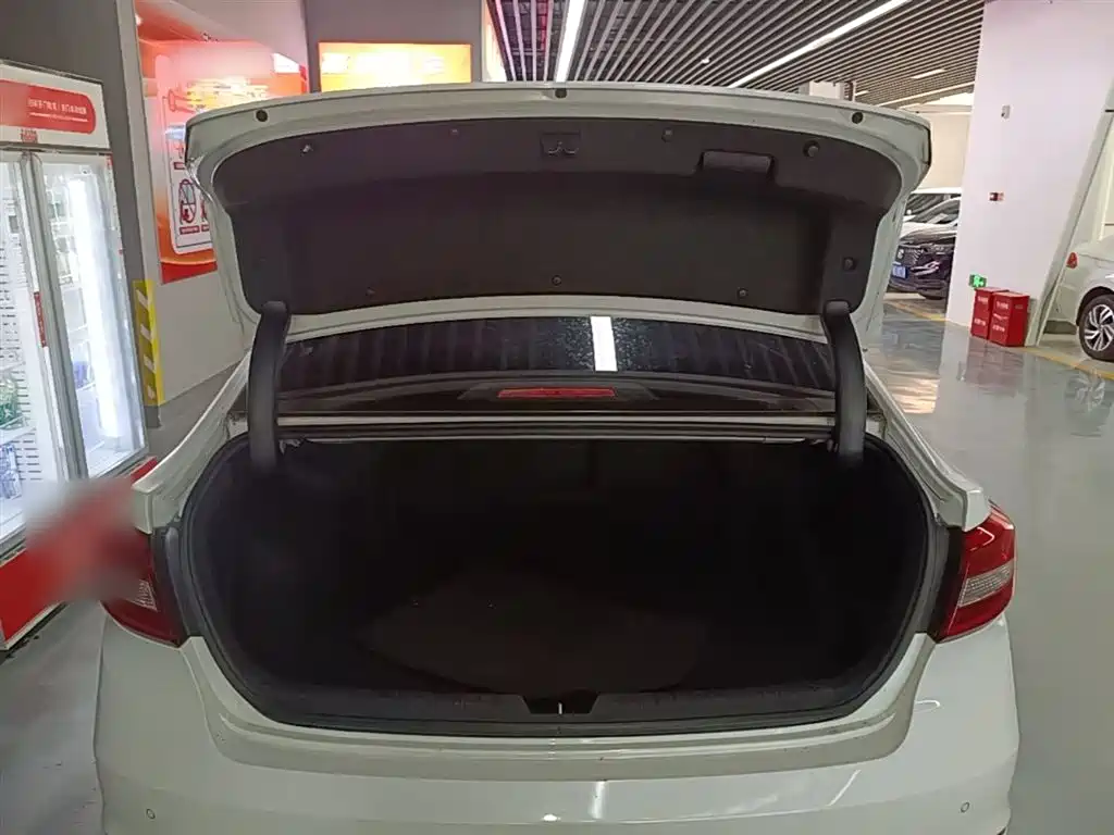 Hyundai Sonata 2015 1.6T GLS Smart фото 19