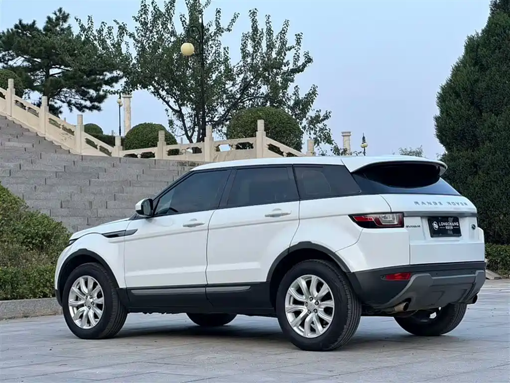 Land Rover Range Rover Evoque 2016 2.0T PURE Style фото 6