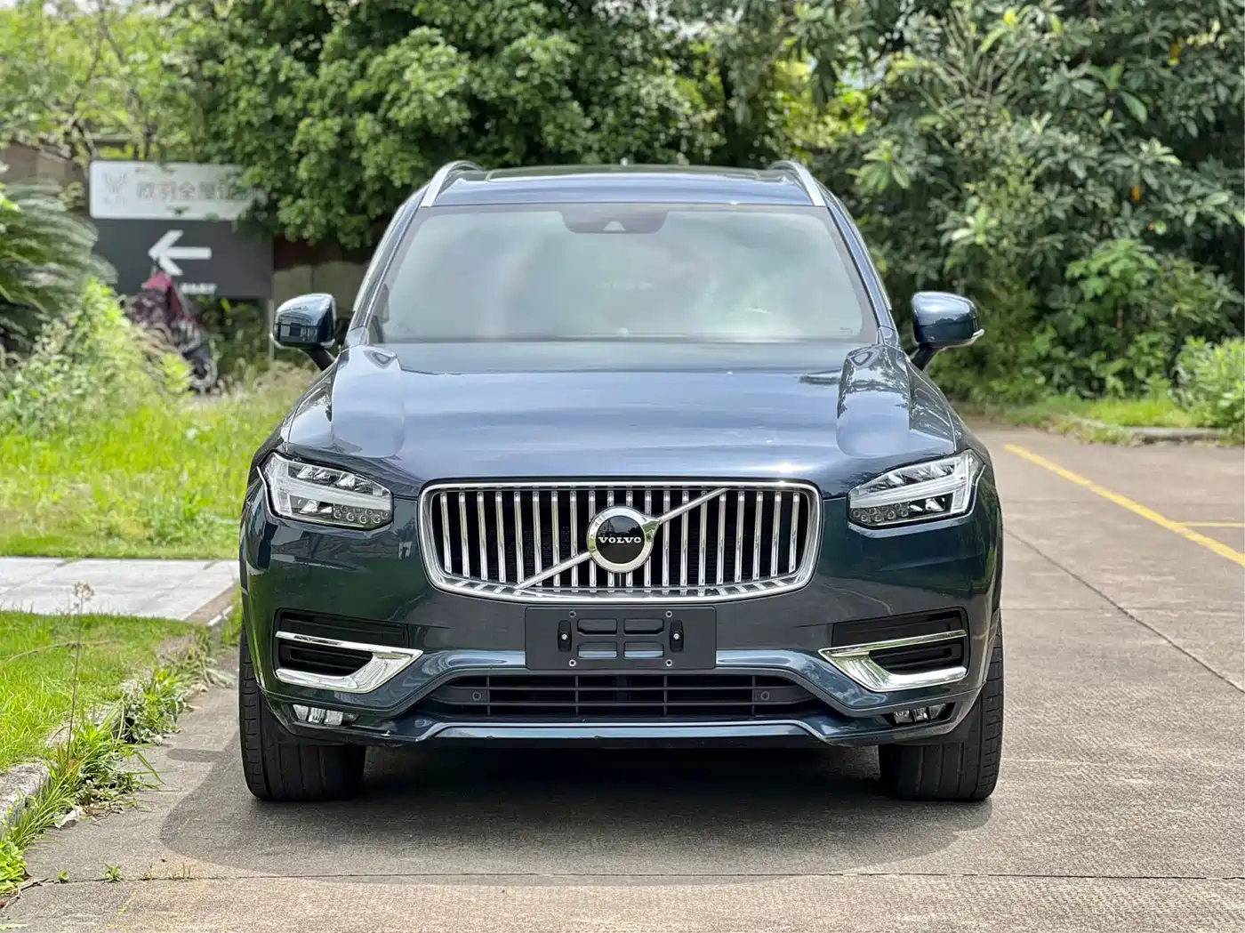 VOLVO XC90