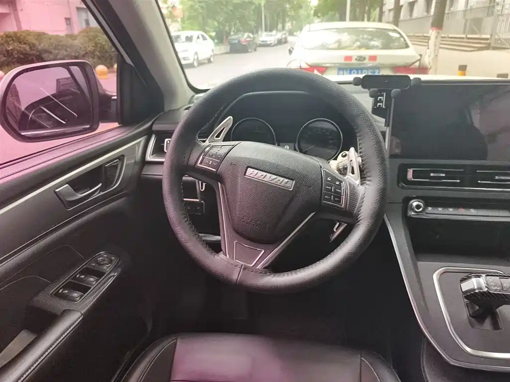 Haval M6 2021 PLUS 1.5T DCT Luxury Smart Connect фото 7