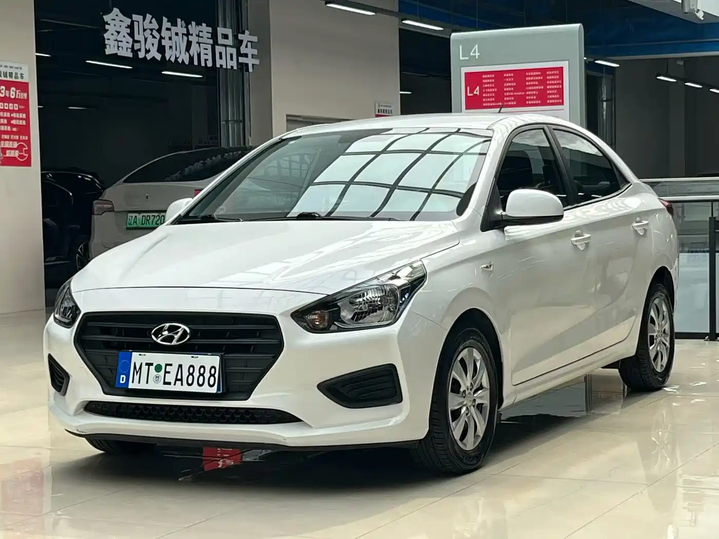 HYUNDAI RENA
