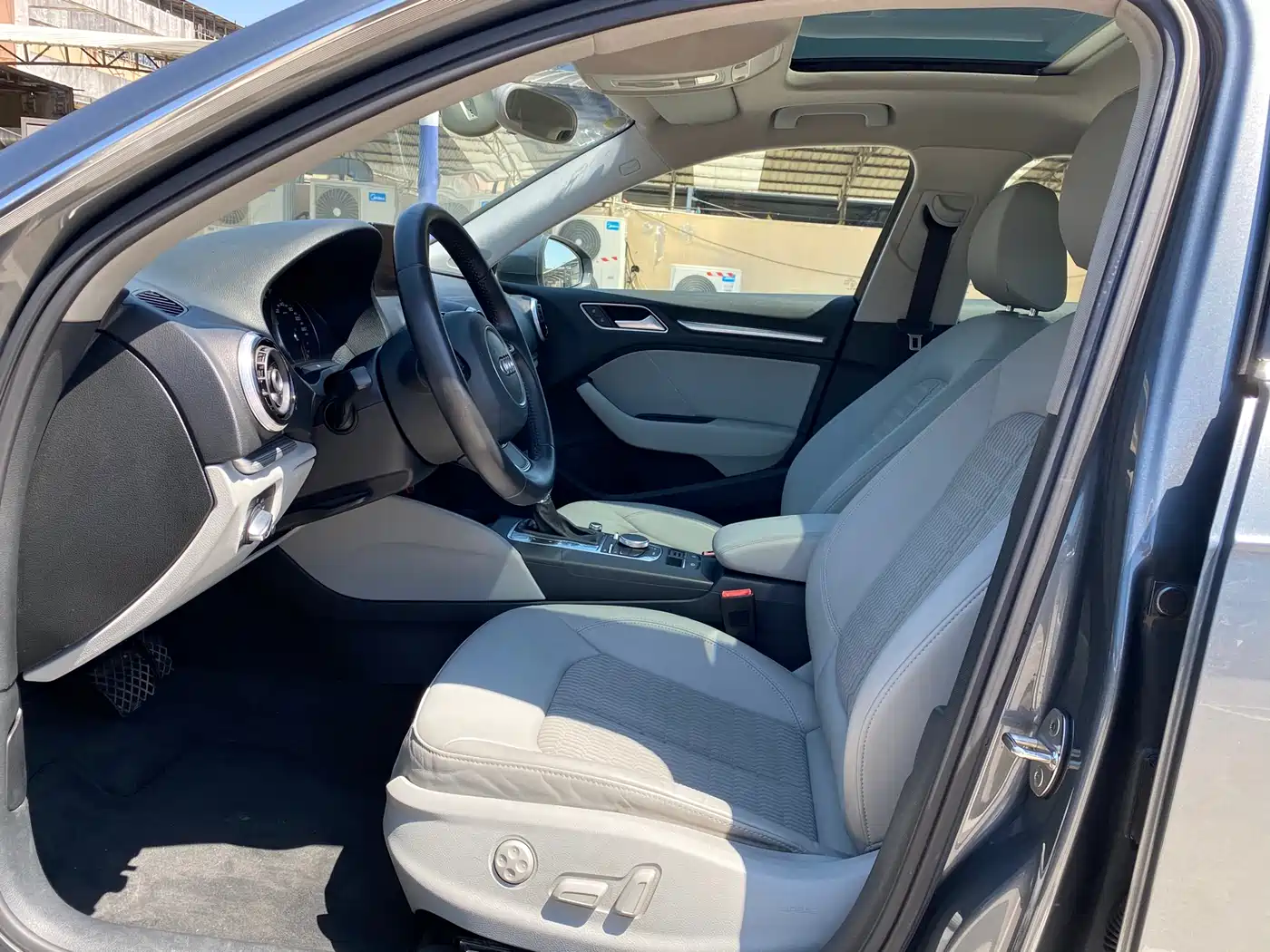Audi A3 (Import) 2014 Sportback 40 TFSI S line Comfort фото 9