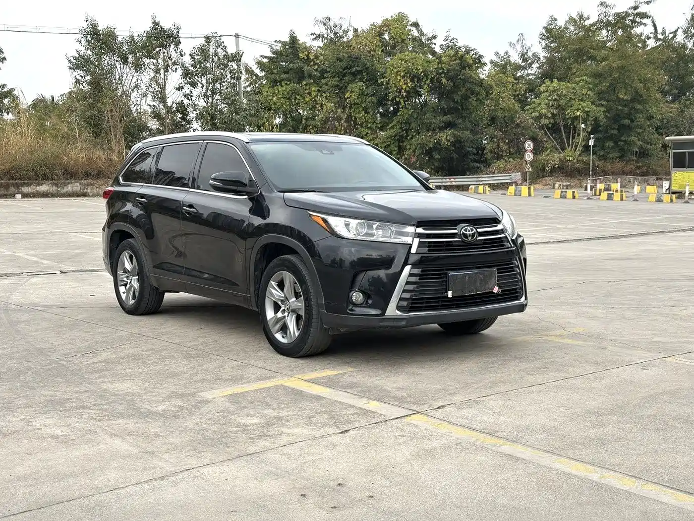 Toyota Highlander 2018 2.0T 4WD Premium 7-seater China VI фото 3