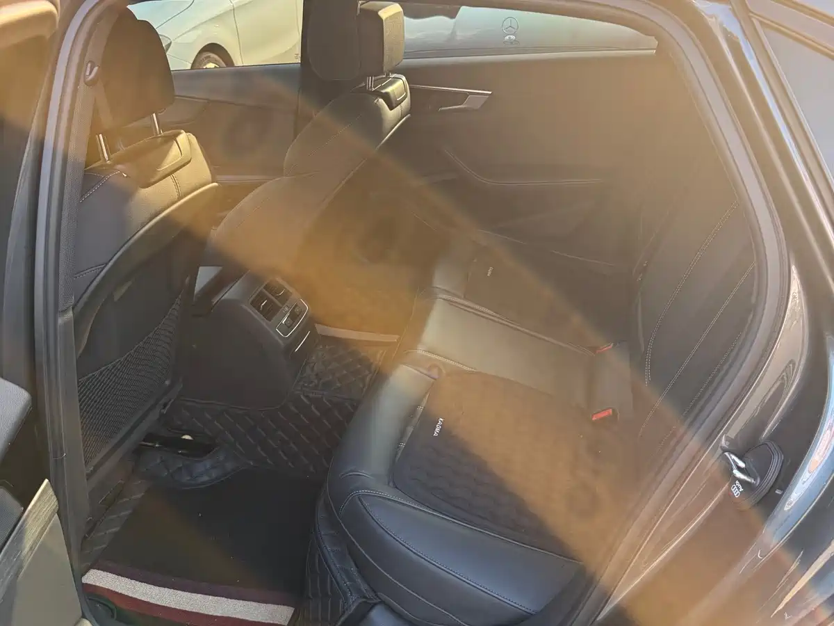 Audi A4L 2023 40 TFSI Luxury Sport фото 8