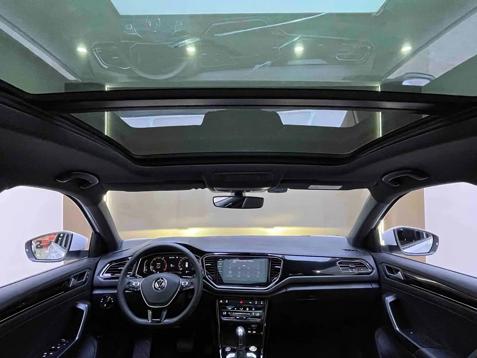 Фото 19 - Volkswagen T-ROC