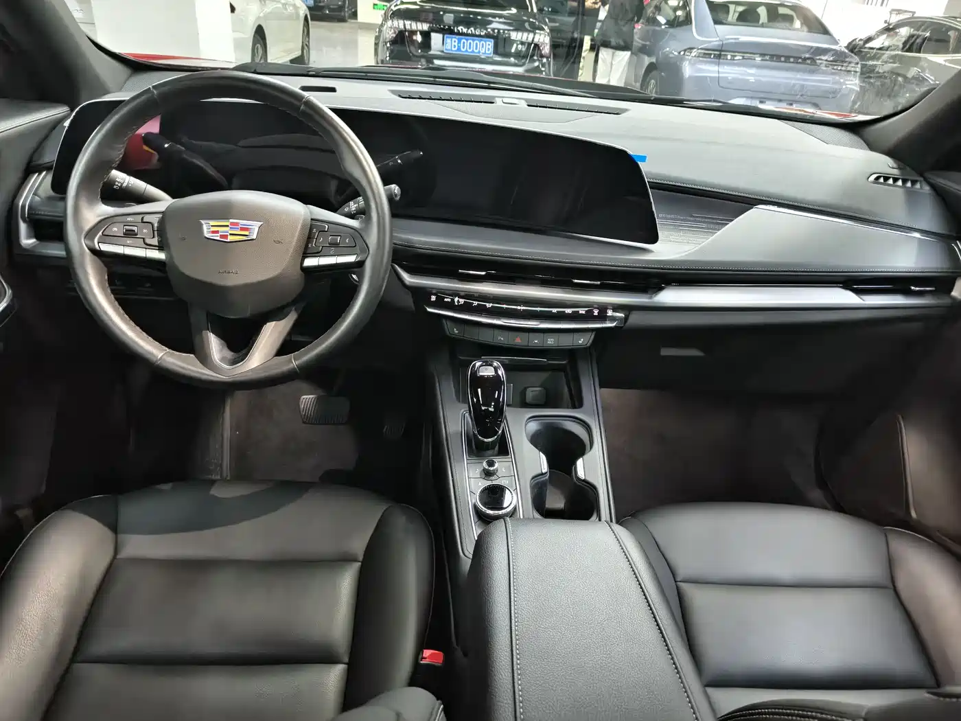 CADILLAC XT4