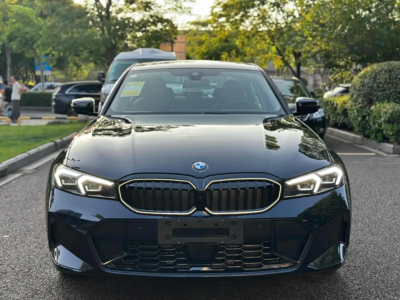 BMW 3 Series 2025 330Li M Sport Night Edition фото 2