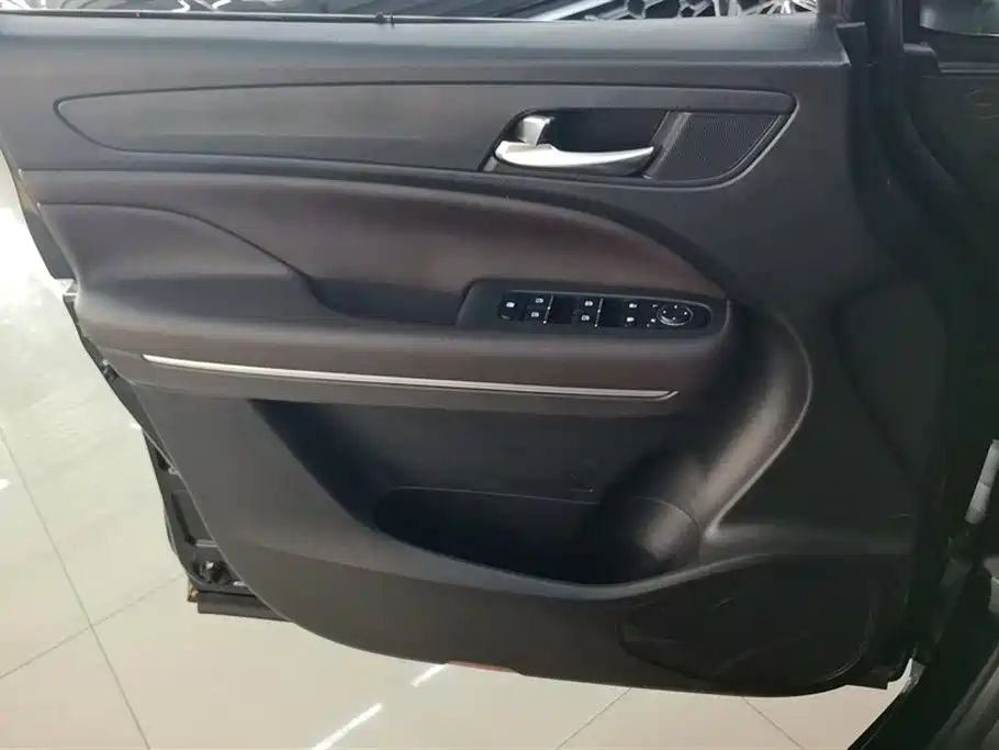 GAC Trumpchi Trumpchi M6 2019 270T DCT Luxury Edition (7-seater) (China VI) фото 7
